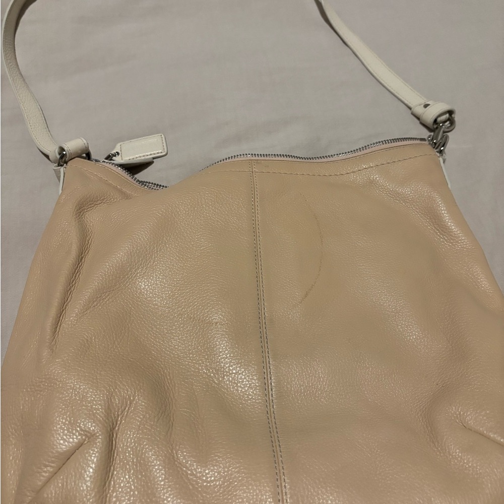 Coach Penelope Beige Leather Shoulder Bag - Picture 4 of 6